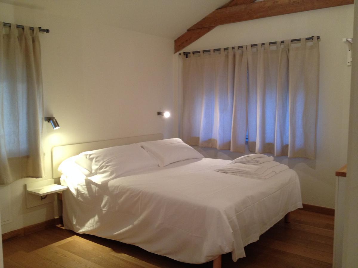 Panperduto Vandrarhem Somma Lombardo Rum bild